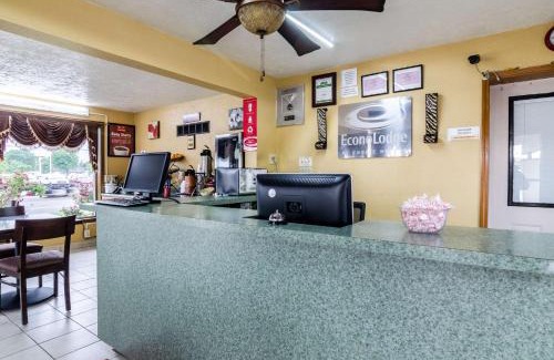 Winfield Cabin | Econo Lodge Winfield