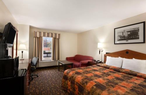 Iselin Cabin | Econo Lodge Woodbridge