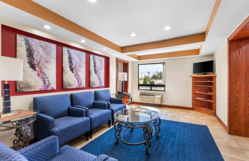Iselin Cabin | Econo Lodge Woodbridge