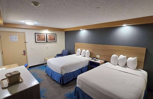 Iselin Hotel | Econo Lodge Woodbridge