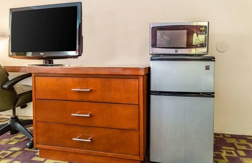 Zanesville Hotel | Econo Lodge Zanesville Downtown