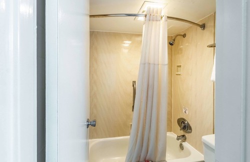 Zanesville Hotel | Econo Lodge Zanesville Downtown