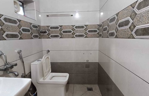 Kalamassery Bed & Breakfast | Economic Double King Bedroom