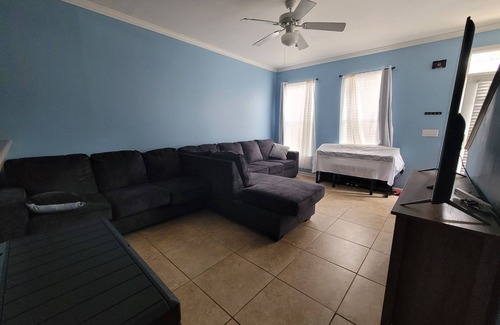 Tallahassee Apartment | Economic One Bedroom With Private Bath- Room B