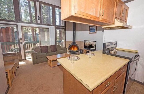 Tahoe Keys Condo | Economic Skier Condo - Walk to Heavenly Ski Resort! Community Hot Tub - 19CS~