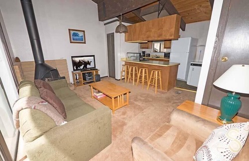 Tahoe Keys Condo | Economic Skier Condo - Walk to Heavenly Ski Resort! Community Hot Tub - 19CS~