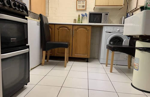 Lacey Green House | Economical 2BR Small Furnished Annex-high Wycombe