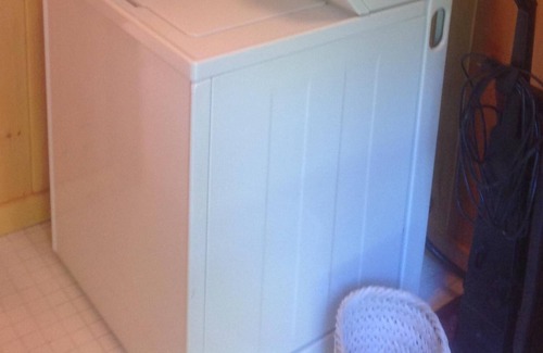 Ocean Point Cottage | Economical AND steps to the ocean, beach, beautiful wooded setting.
