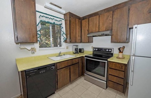 Pioneer Trail House | Economical Home - Convenient Location Bordering National Forest!