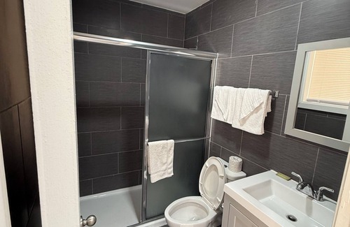 Hampton Hotel | Economy 7 Inn Hampton