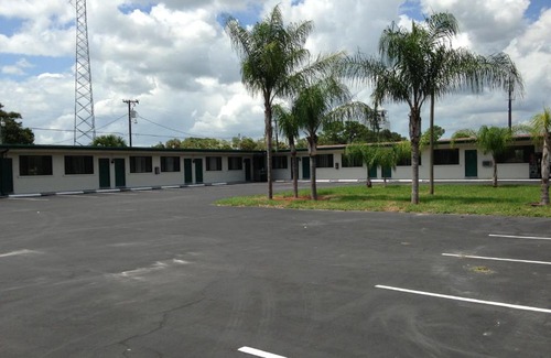 Okeechobee Hotel | Economy Inn Okeechobee