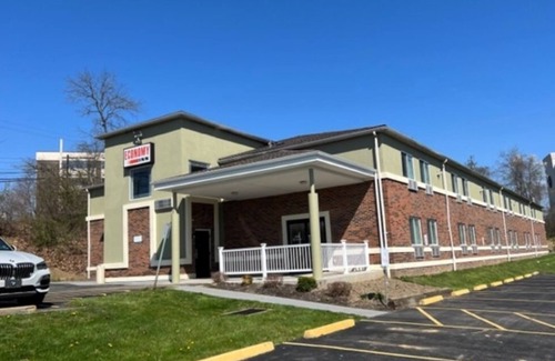 Moon Township Hotel | Economy Inn - Pittsburgh Airport