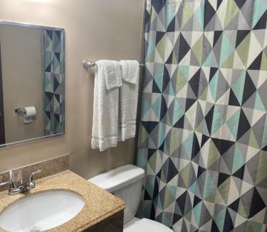Edgewood Hotel | Economy Inn & Suites