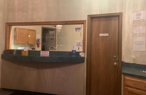 Hannibal Hotel | Economy Inn & Suites