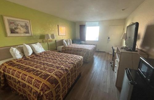 Harrisburg Hotel | ECONOMY INN & SUITES