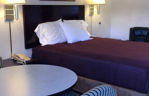 Alamogordo Hotel | Economy Inn