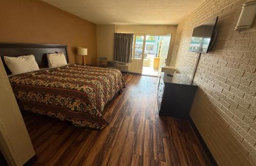 Belleville Hotel | Economy Inn