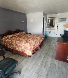 Bonham Hotel | Economy Inn