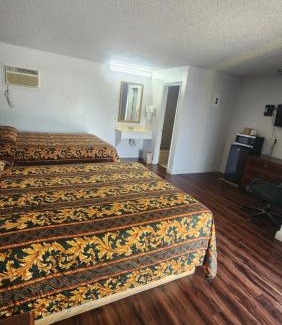 Bonham Hotel | Economy Inn