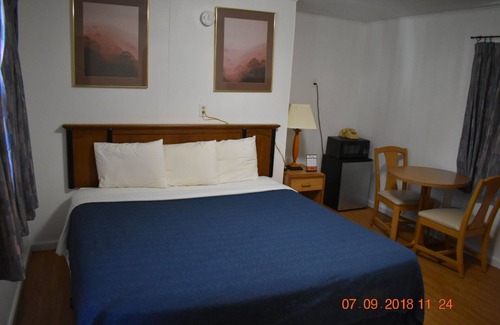 Cadillac Hotel | Economy inn