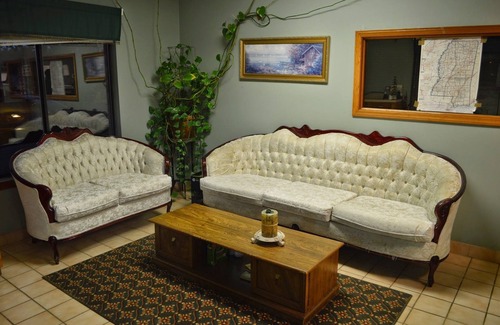Carthage Hotel | Economy Inn