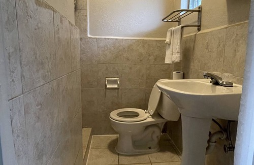 Gonzales Hotel | Economy Inn