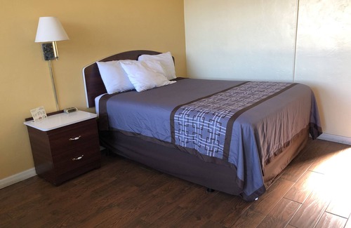 Okeechobee Hotel | Economy Inn