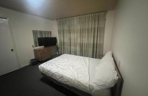 Temple Hotel | Economy Inn