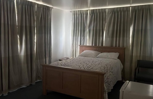 Temple Hotel | Economy Inn