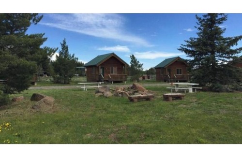 Last Chance Cabin | Economy Lodge Room - 2 Double-sized Beds