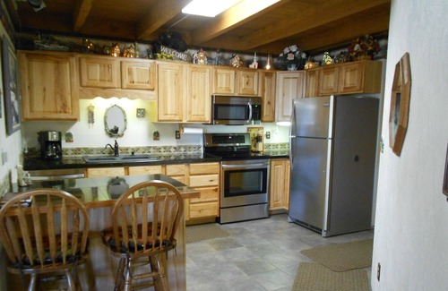 Wildernest Condo | Economy- Perfect for Winter & Summer Vacations, Great Clubhouse