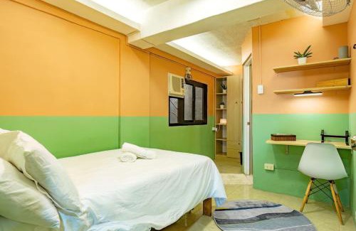 Santolan House | Economy Room with Private Bath near LRT Santolan Pasig