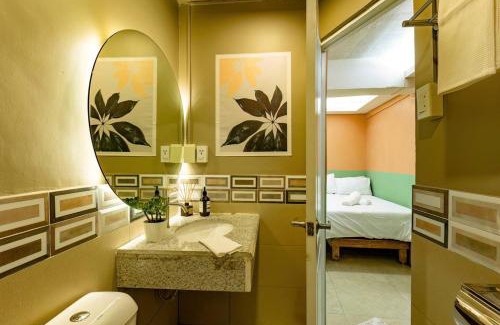 Santolan House | Economy Room with Private Bath near LRT Santolan Pasig