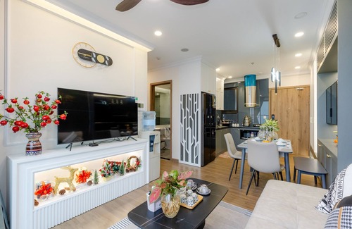 Van Giang Apartment | Ecopark 3-Bedroom Luxury Apt with Panoramic view