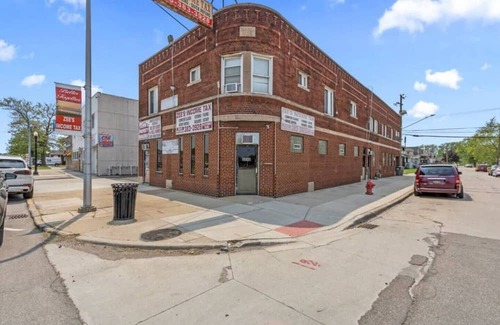 Ecorse Apartment | Ecorse Riverfront Retreat Close to dining & shops