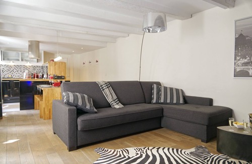 Paris City Center Apartment | Ecrin à Bijoux - Central and Charming apartment with A/C in historical property