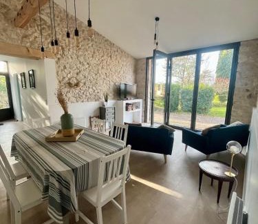 Pujols House | Ecrin de paradis Pujols HAUT Piscine-VUE