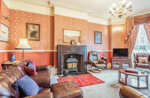 Kingswood House | Edderton Hall Country House