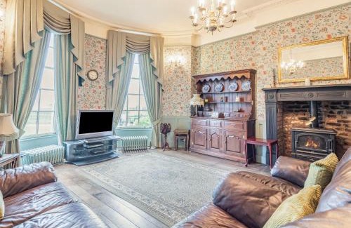Kingswood House | Edderton Hall Country House