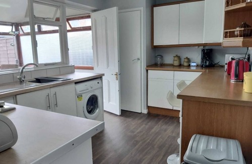 Dunstable House | Eddiwick House - Huku Kwetu (Dunstable)
