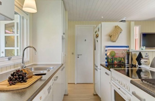 Fej House | "Eddy" - 50m from the sea by Interhome