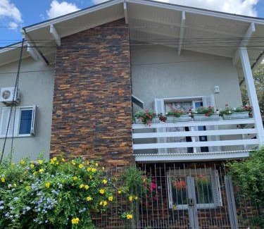 Feliz House | Edelweiss Haus
