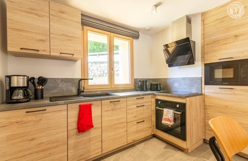 La Lechere House | EDELWEISS - PUSSY LA LECHERE