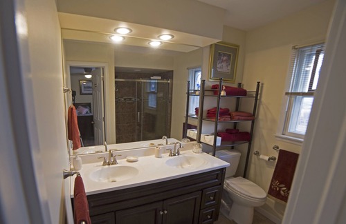Kutztown Bed & Breakfast | Edelweiss Room @ The Kennedy Manor