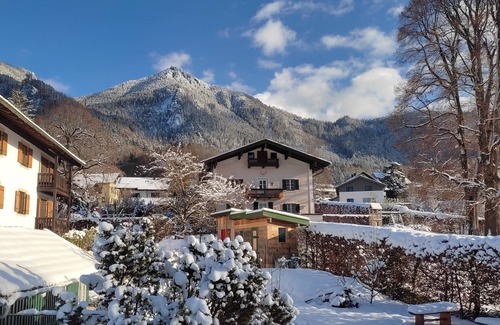 Marquartstein Apartment | Edelweiss vacation apartment 64 m², 2 bedrooms, kitchen/living room, bathroom/WC, WLAN