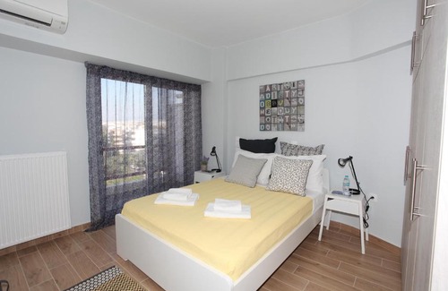 Palaio Faliro Apartment | Edem Beach Apartment with Mountain View by Athenian Homes