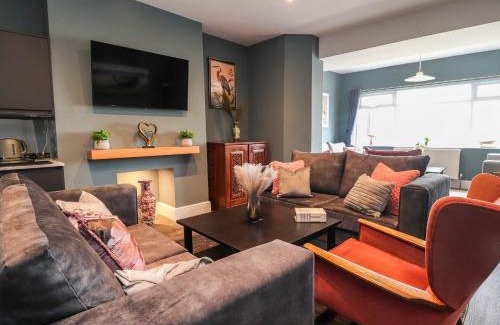 Slyne House | Eden Bay Retreat