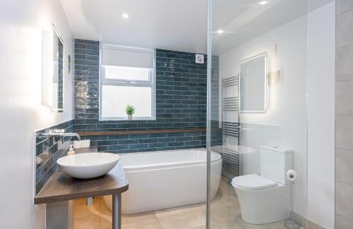 Morecambe Apartment | Eden Bay Serviced Apartments - Folly