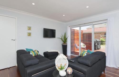 Corlette House | Eden by the Bay 98 Sandy Point Road
