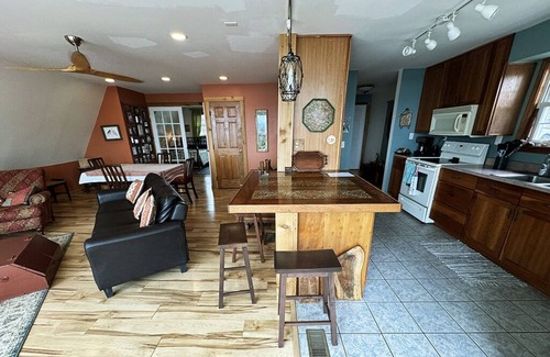 Stanton Cabin | Eden Cabin - NEW HOT TUB